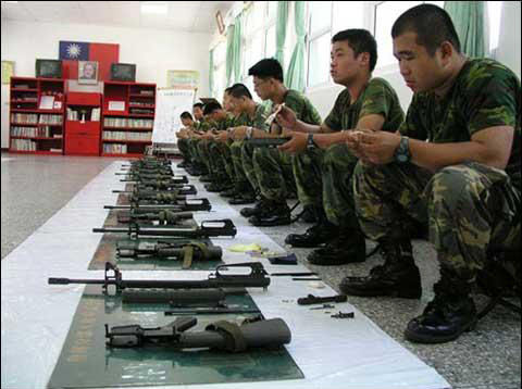 请问当兵都训练什么阿?我今年要当陆军了,训练