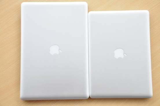 13英寸与15英寸的MacBook Pro模具对比 13英寸与15英寸的MacBook Pro模具对比