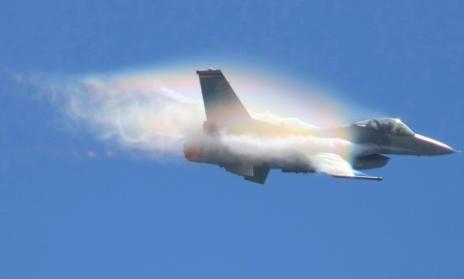 F-16喷气式战斗机 F-16喷气式战斗机