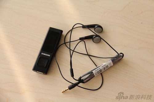 三星U6全家福,配件只有耳机 三星U6全家福,配件只有耳机