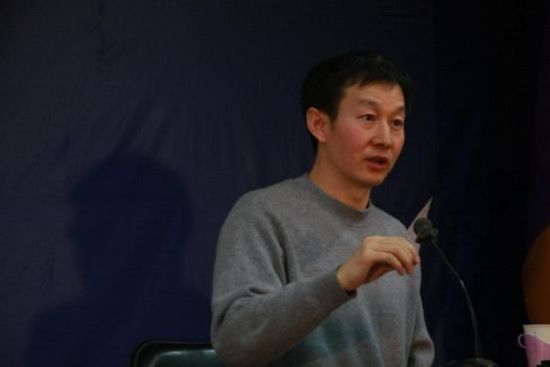 中科院古脊椎动物和古人类研究所徐星研究员 中科院古脊椎动物和古人类研究所徐星研究员讲堂现场