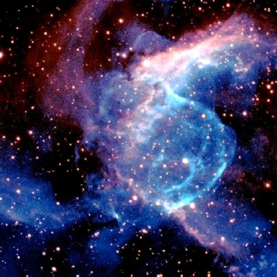 发射星云NGC 2359中可以见到明显的泡状和弧状结构 发射星云NGC 2359中可以见到明显的泡状和弧状结构
