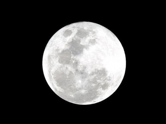 太阳的亮度相当于月球亮度的数十万倍 太阳的亮度相当于月球亮度的数十万倍