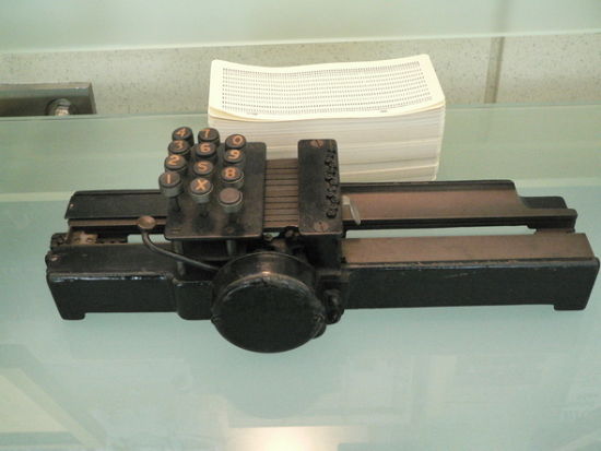 1923年,CTR发明了首款电动打孔机 1923年,CTR发明了首款电动打孔机