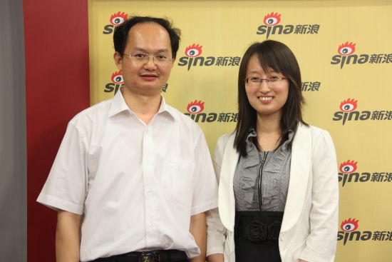工信部电信研究院研究员丁道勤和高级项目经理牛丹阳 工信部电信研究院研究员丁道勤和高级项目经理牛丹阳