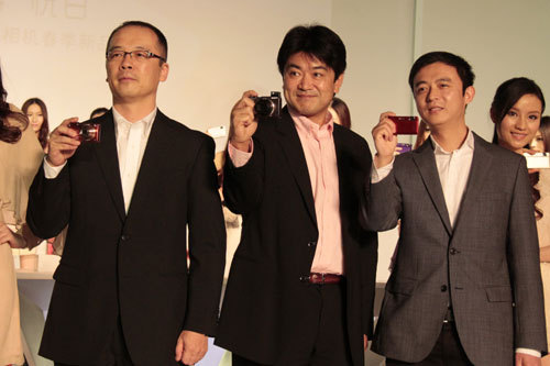 索尼高层集体亮相展示2012春季新品数码相机 索尼高层集体亮相展示2012春季新品数码相机