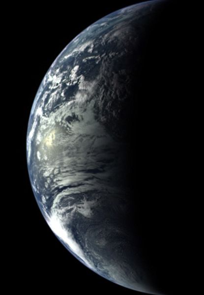 “信使者”号飞船拍摄到的水星:开采水星资源将为人类提供进行该计划下一阶段工程的原材料 “信使者”号飞船拍摄到的水星:开采水星资源将为人类提供进行该计划下一阶段工程的原材料