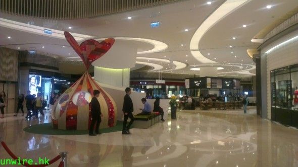 将军澳港铁站上盖 Popcorn 商场内近 agnes.b cafe 位置 将军澳港铁站上盖Popcorn商场内近agnes.b cafe位置