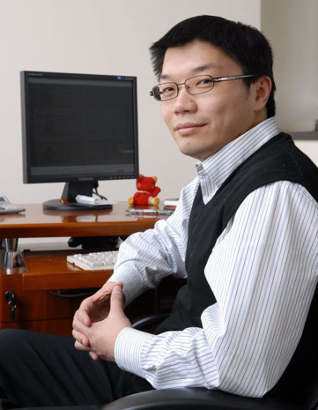 新森缘老总_青岛鸿森集团老总图片(3)