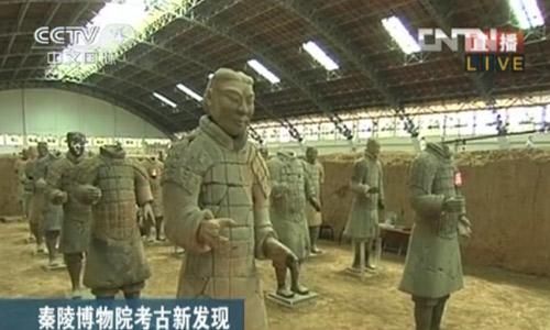 考古现场发现大量人为放火焚烧的痕迹。(视频截图) 考古现场发现大量人为放火焚烧的痕迹。(视频截图) 考古现场发现大量人为放火焚烧的痕迹。(视频截图)