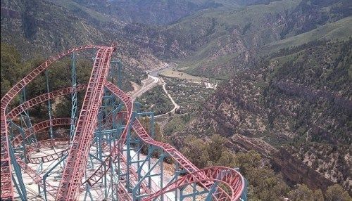 过山车“扣人心弦”建于艾恩山的悬崖峭壁上 过山车“扣人心弦”建于艾恩山的悬崖峭壁上