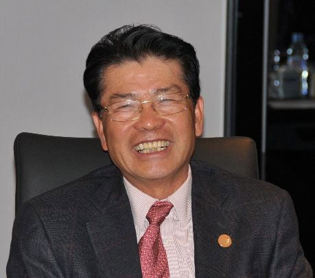 何享健:比柳传志交权更彻底 手机新浪网