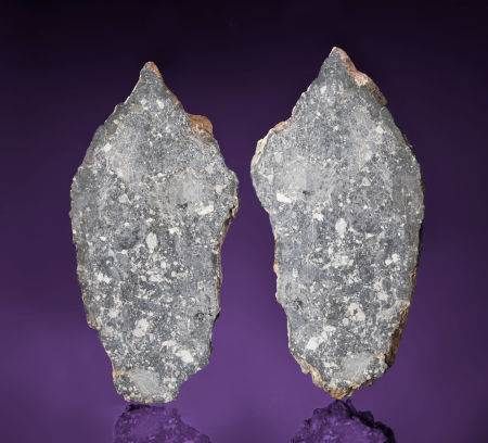这块编号为Dar al Gani 1058的月球岩石样品即将进行拍卖,预计其售价将达34万~38万美元 这块编号为Dar al Gani 1058的月球岩石样品即将进行拍卖,预计其售价将达34万~38万美元
