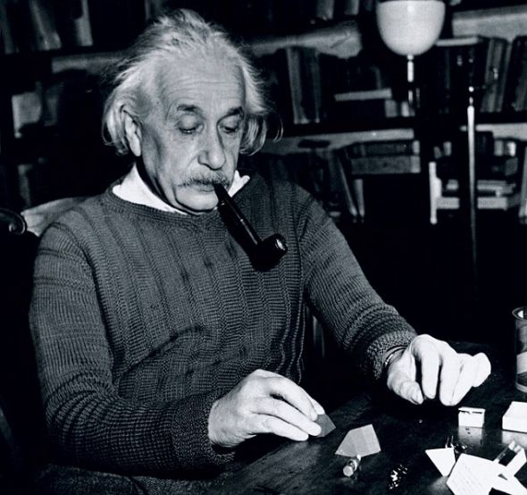 研究人员利用1955年爱因斯坦去世时拍摄的大脑照片进行此项研究 研究人员利用1955年爱因斯坦去世时拍摄的大脑照片进行此项研究