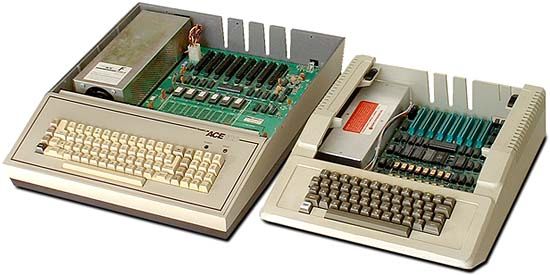Ace 100(左)与Apple II Ace 100(左)与Apple II