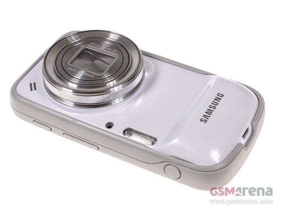 三星Galaxy S4 zoom正面细节设计 三星Galaxy S4 zoom