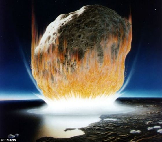在科学界普遍接受一颗小行星撞击地球是恐龙灭绝原因的理论前,物理学家塔克和古生物学拉塞尔在20世纪70年代提出一次致命打击来自太空。 在科学界普遍接受一颗小行星撞击地球是恐龙灭绝原因的理论前,物理学家塔克和古生物学拉塞尔在20世纪70年代提出一次致命打击来自太空。