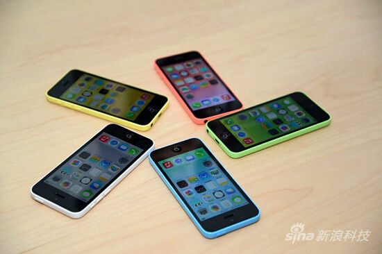 样看上去就像iPhone 5“罩”了个彩色保护套 样看上去就像iPhone 5“罩”了个彩色保护套