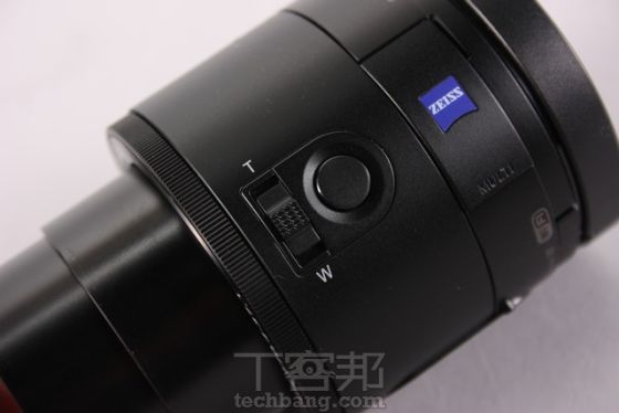 侧面的变焦拨杆和快门键 侧面的变焦拨杆和快门键