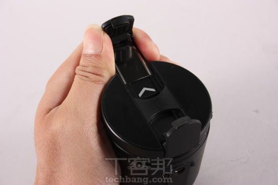 固定底座的宽度与QX10一样,可任意调节 固定底座的宽度与QX10一样,可任意调节
