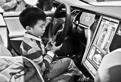 类似iPad的触控显示板取代了仪表台 类似iPad的触控显示板取代了仪表台
