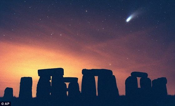 ISON彗星可能会比1997年的海尔-博普彗星(上图)更加明亮 ISON彗星可能会比1997年的海尔-博普彗星(上图)更加明亮