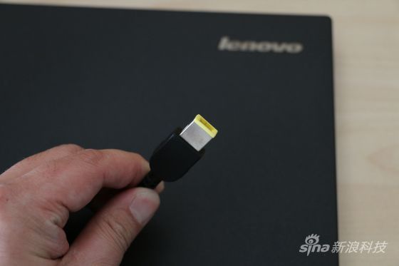 扁形电源接口 扁形电源接口