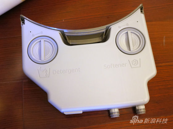 运行时通过导管直接输送给洗衣机 auto dispense(自动分配盒)