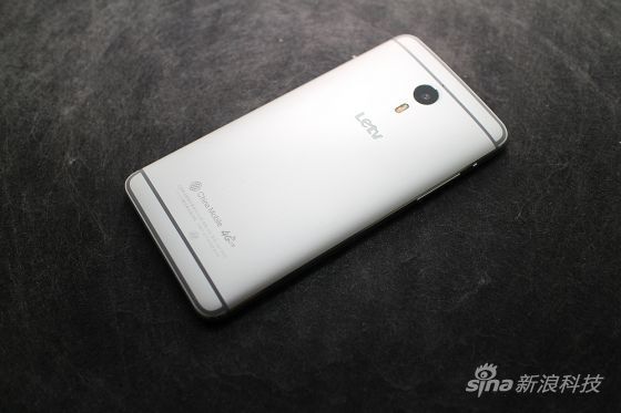 乐1 Pro机身背部