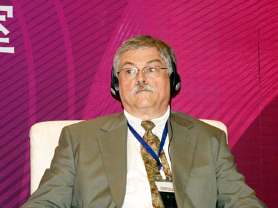 图为MIT城市研究与规划系都市信息系统主任Joseph Ferreira。(来源:新浪科技 全权摄)
