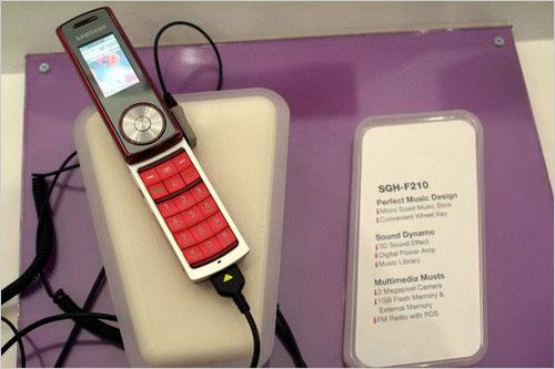 旋音极速快递 三星1GB音乐手机F210亮相_手