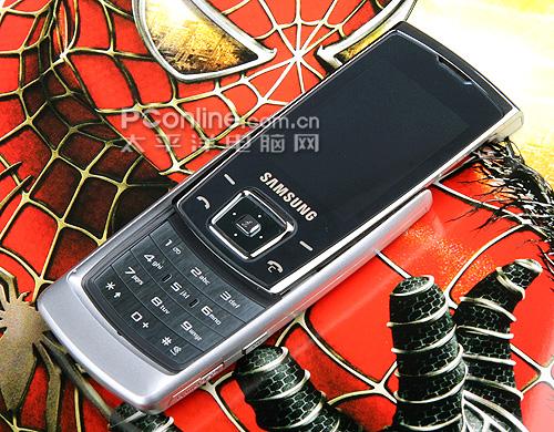 更轻更薄三星时尚滑盖手机E848图赏