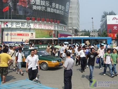 三大件行情 27日三大件:双核速龙跌145元硬盘再涨价