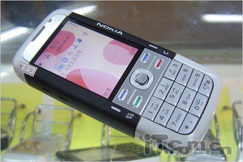 音乐新生代 诺基亚旋屏5700只要2200_手机