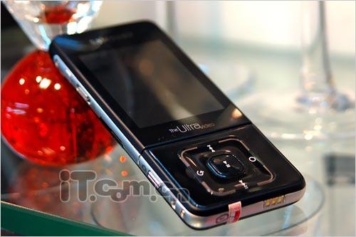 �˱�Ť�������ײ�DivX�ֻ�F500����