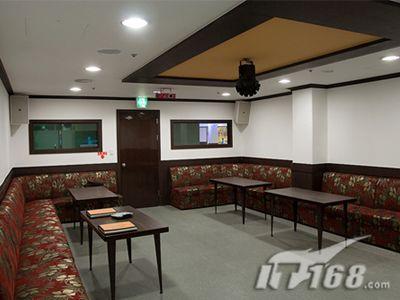 娱乐工作两不误 企业组建员工康乐影院(6)