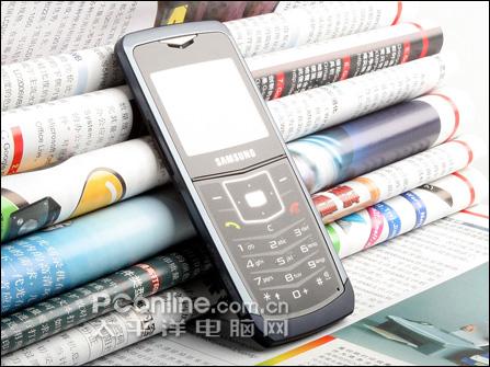 谁与争锋 三星5.9mm最薄直板机U100评测_手