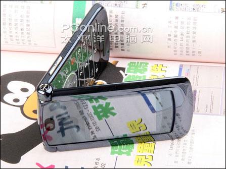 摩托罗拉V8评测 再创神话摩托镜面翻盖智能机V8评测