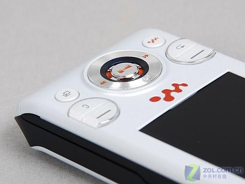 流行先锋 索爱滑盖音乐手机W580i评测(2)