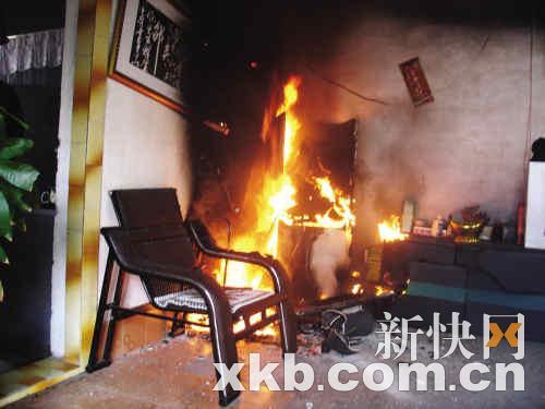 电冰箱自燃物品全烧毁 厂家同意赔偿_家电