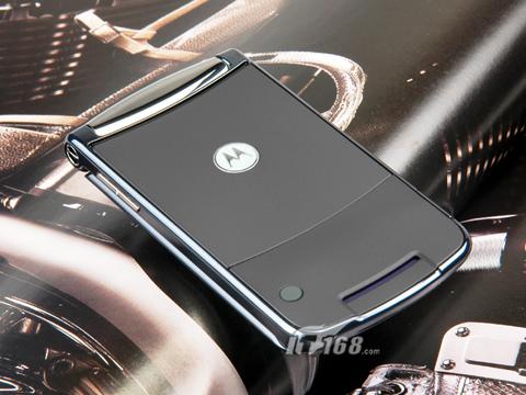 锋芒再现摩托镜面超薄翻盖机V8评测(2)