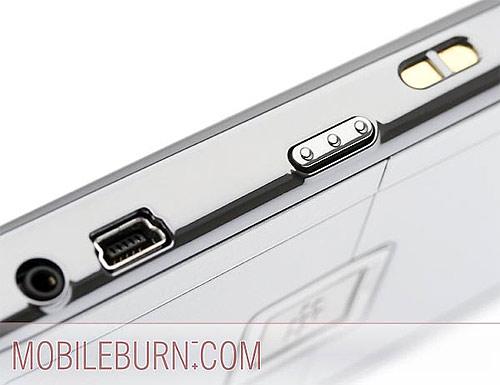 RIM BlackBerry 8830 QWERTY键盘RIM黑莓双模智能8830图赏(2)