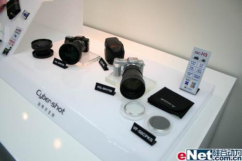 美女 新机 漂亮包包 索尼发布会掠影_数码