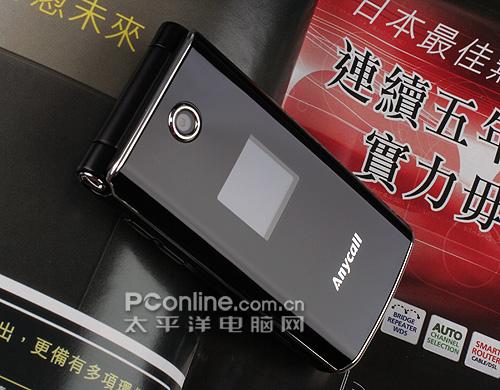 世上潮流星空体育平台翻盖巧克力手机E218图赏