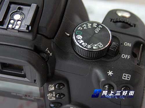 死咬尼康D40佳能350D套机价降至4250元