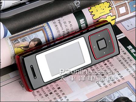 小巧时尚三星旋转音乐手机F200评测(2)