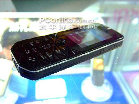 时尚之星 诺基亚靓屏直板机7500破两千_手机