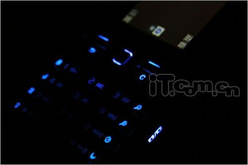 ��ͭɫ����������������ǿ��K770i����(2)