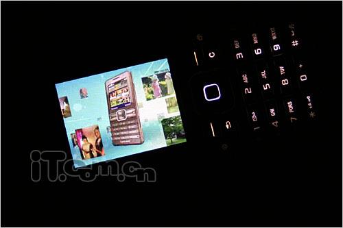 ��ͭɫ����������������ǿ��K770i����(2)