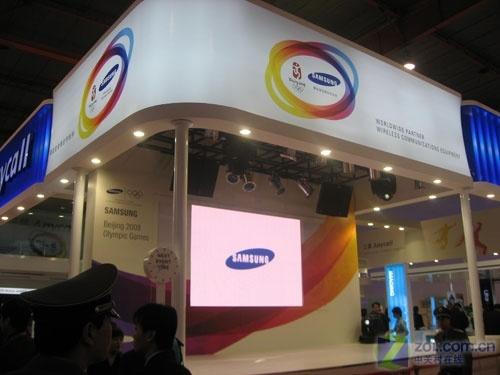 ͨ��չ����չ̨��Ů��Ʒ�ݻ�����ȫ��